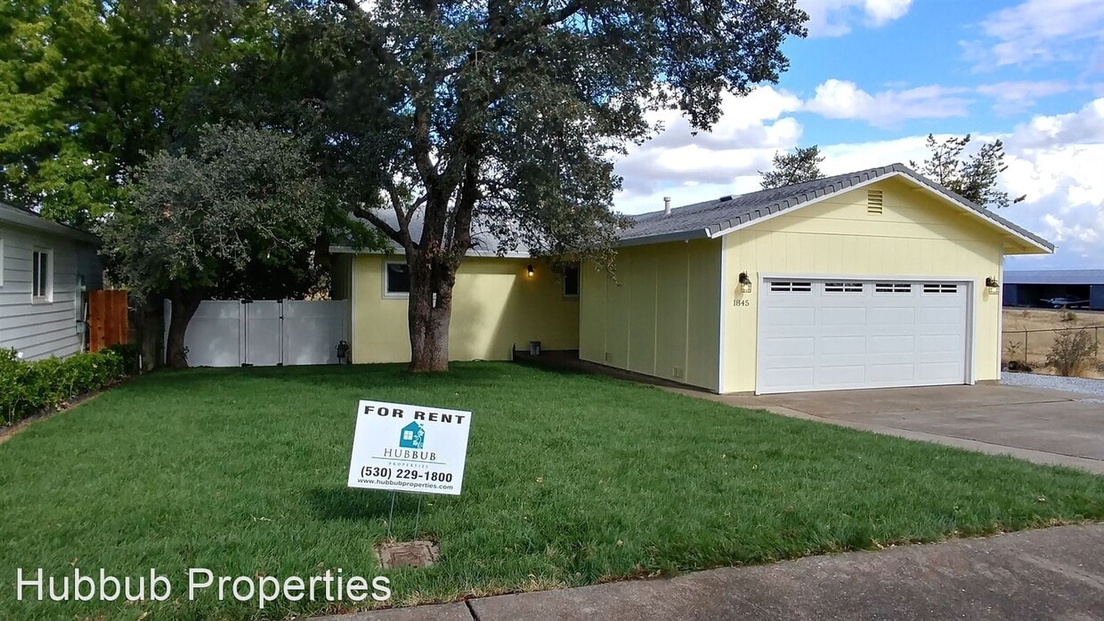 3 br, 2 bath House 1845 Mesa St House for Rent in Redding, CA