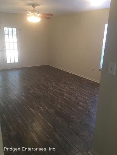 Foto del edificio - 120-145 Cumberland Ct