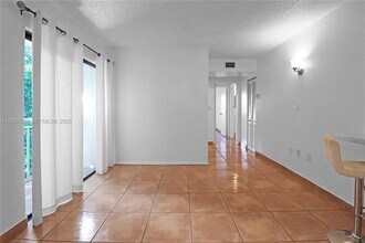 Building Photo - 753 Michigan Ave