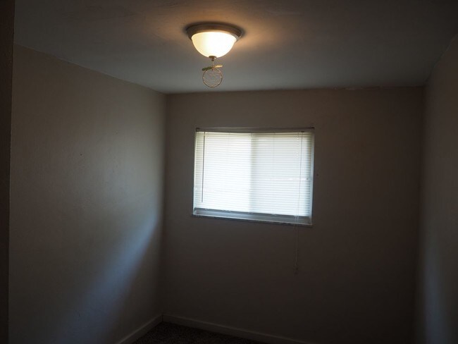 Foto del edificio - 1215 Lakeview Ave