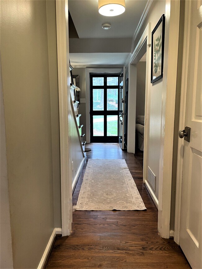 Foto del edificio - 4044 Emma Ln NE