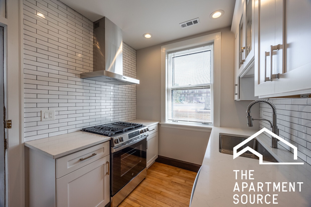 Primary Photo - 6409 N Talman Ave