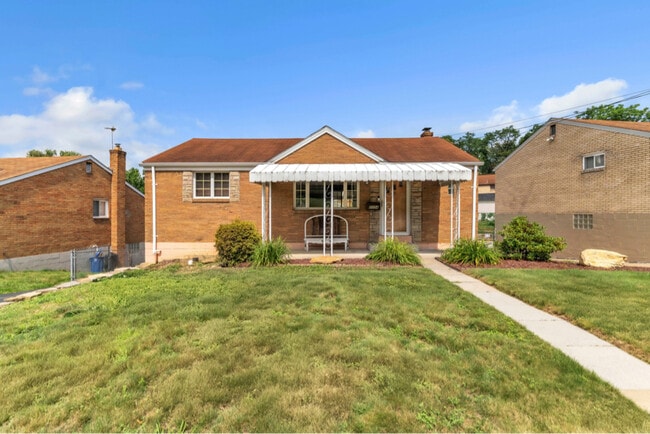 Building Photo - 2054 Noblestown Rd