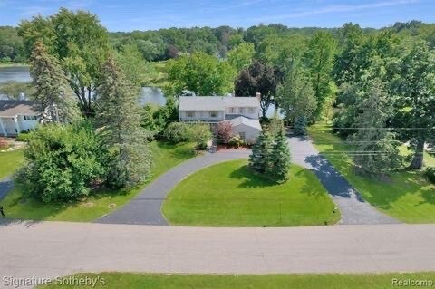 Primary Photo - 2707 Lake Charnwood Dr