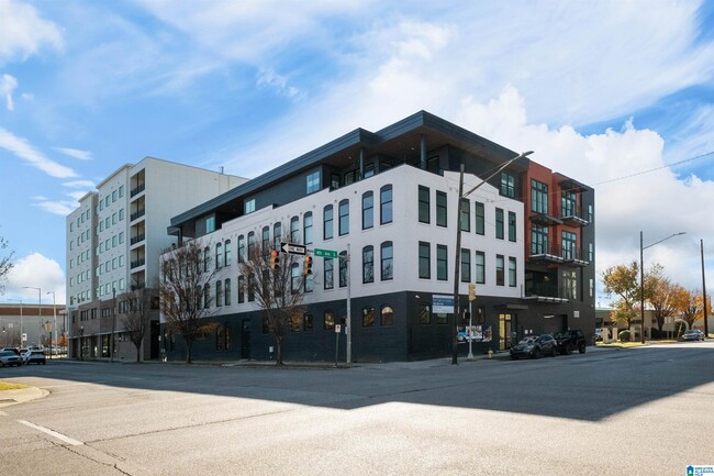 Building Photo - 1329 4th Ave S