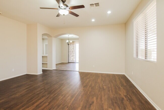 Building Photo - 8724 N 57th Dr