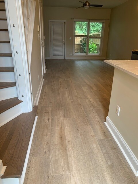 Entry way view - 1059 Park West Dr