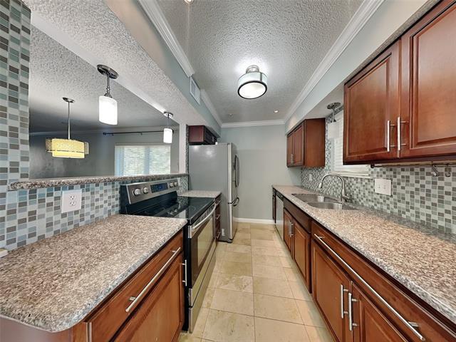 Building Photo - 10650 Steppington Dr