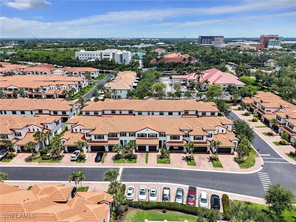 Foto principal - 15851 Portofino Springs Blvd