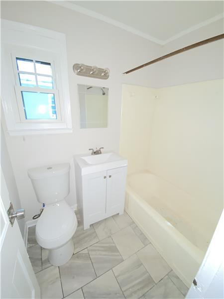 Foto del edificio - 1318 E 53rd St