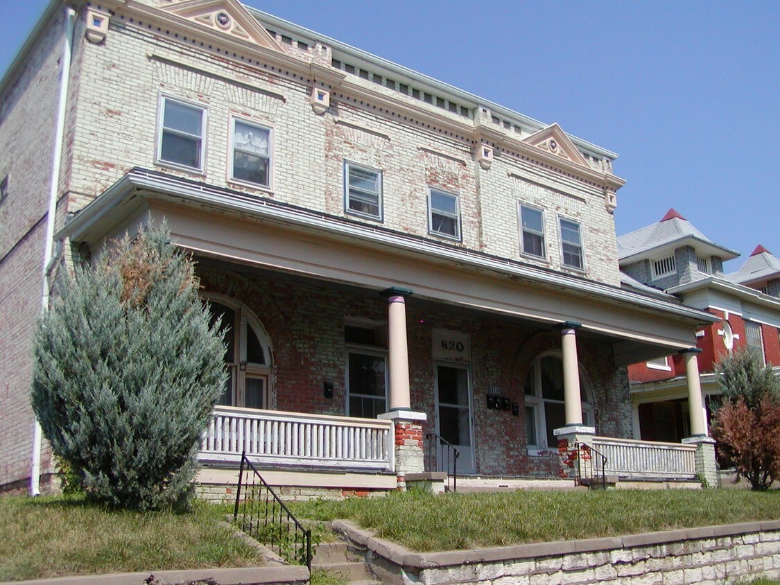 Primary Photo - 818-820 N 9th St