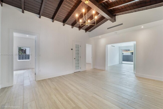 Foto del edificio - 1654 SW 18th Ave