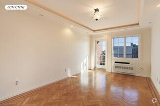 Building Photo - 2717 Crescent St