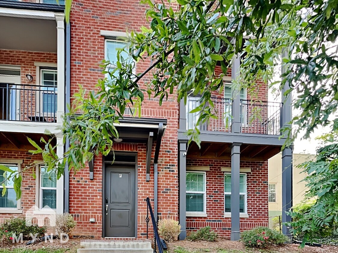 Primary Photo - 1777 Temple Ave