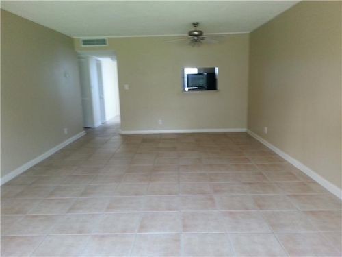 Foto del edificio - 608 NE 2nd St