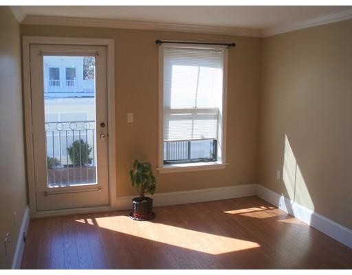 Building Photo - 426 Mt Hope St