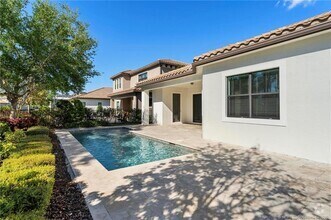 Building Photo - 255 Calmo Cir