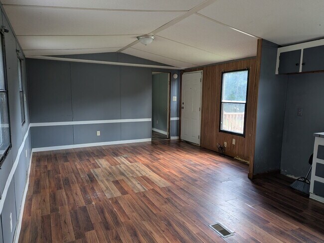 Foto del edificio - 200 Wild Forest Ln