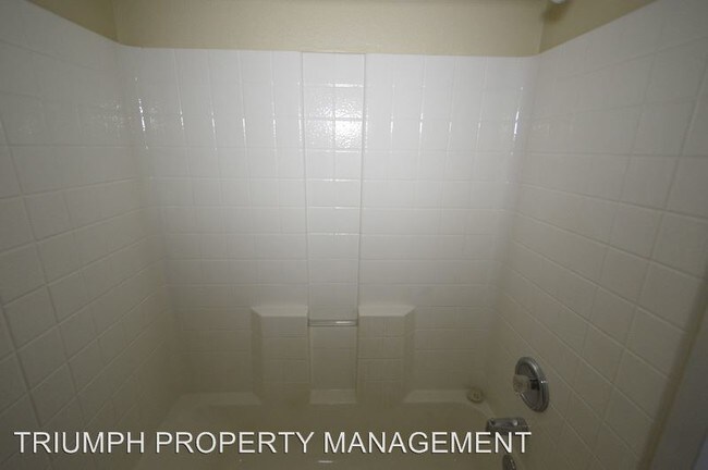 Foto del edificio - 8435 Tiger Woods Ave