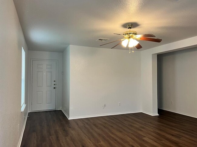 Foto del edificio - 2742 Perkins Pl