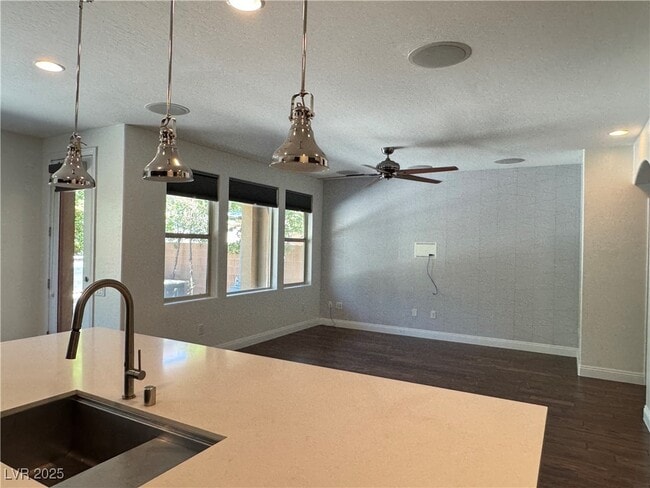 Building Photo - 2090 Morro Vista Dr