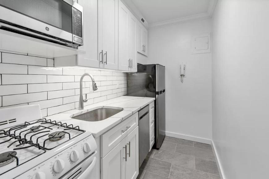 Building Photo - 0 bedroom in NEW YORK NY 10011