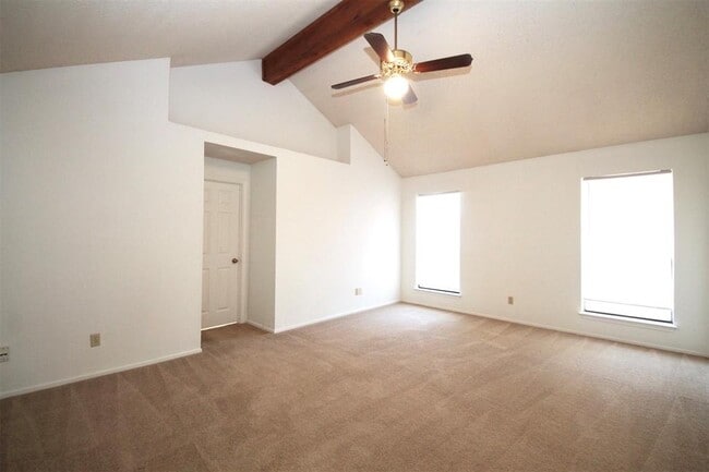 Building Photo - 6503 Heron Dr