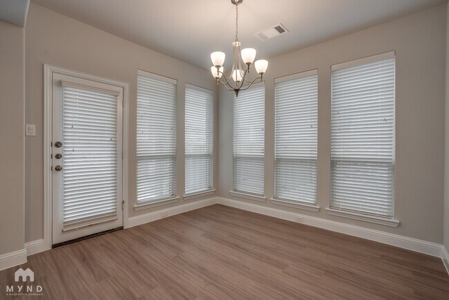 Foto del edificio - 3201 Damsel Sauvage Ln