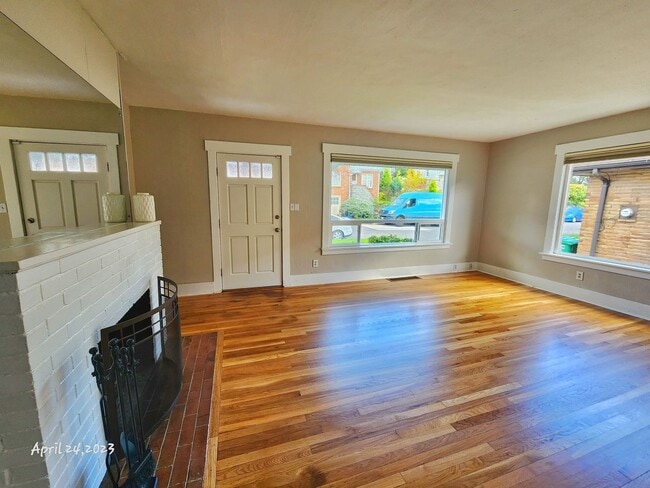 Building Photo - Charming 4 bed 1.75 Bath Home in Ravenna
