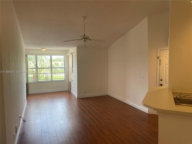 Building Photo - 3330 Pinewalk Dr N