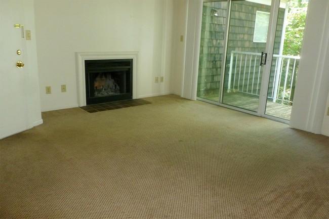 Building Photo - 602 Cabell Ave