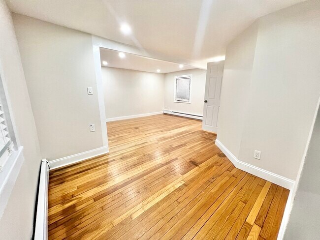 Building Photo - 4 Kilby St