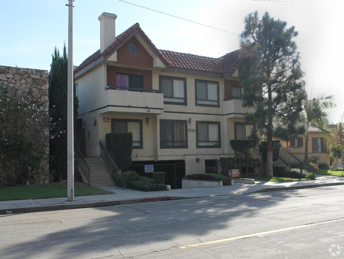 Building Photo - 2324 N Ontario St