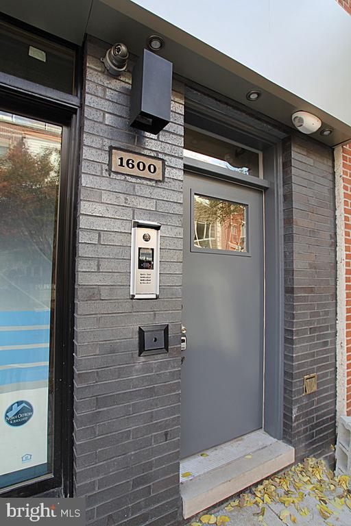 Building Photo - 1600 South St