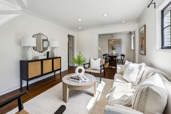 Foto del edificio - 2129 Arlington Ave NE