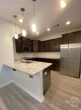 Foto del edificio - 139 Danbury Ct