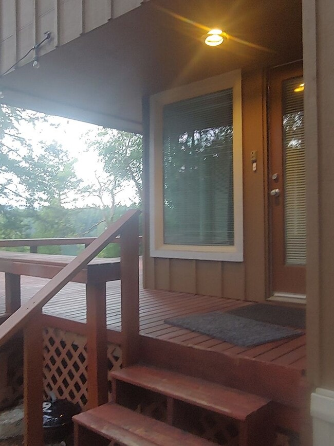 Foto del edificio - Must See!!! Lake view! 2 Bedroom Rental!