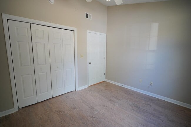 Building Photo - 2414 Manzanita Ct