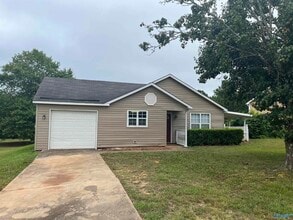 Building Photo - 121 Bramblebush Dr