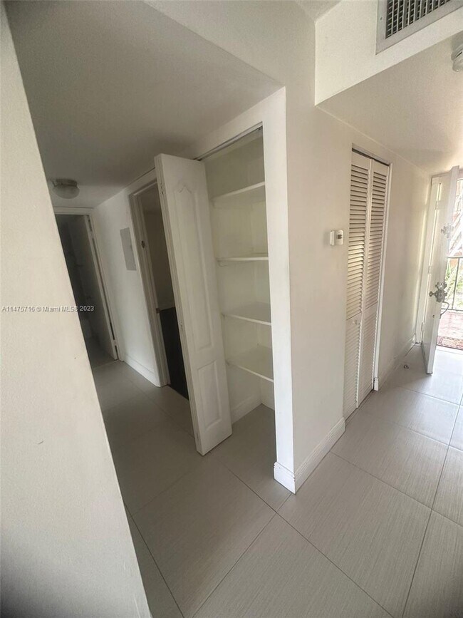 Foto del edificio - 10845 SW 112th Ave