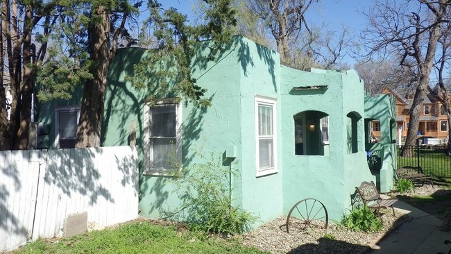 Building Photo - Creek Top Cottages