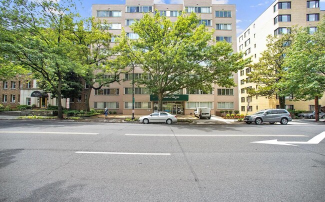 Foto del edificio - 5406 Connecticut Ave NW