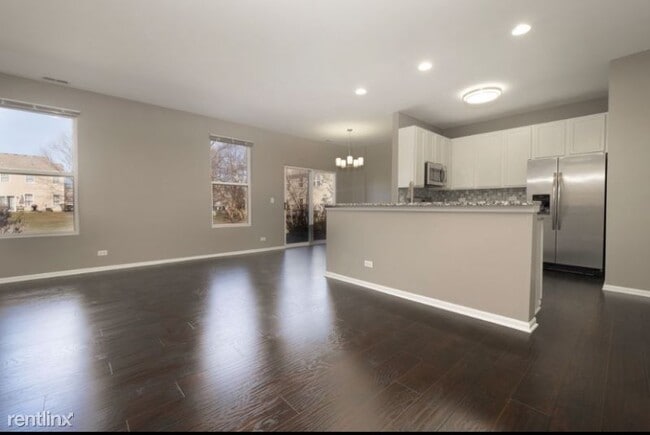 Building Photo - 4036 Blackstone Dr