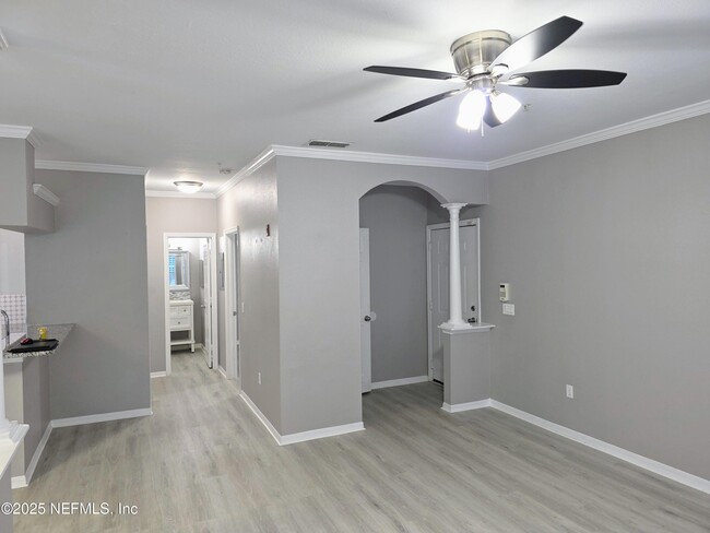 Building Photo - 7800 Point Meadows Dr