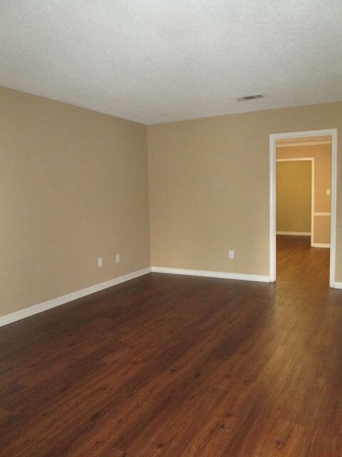 Building Photo - 1019 Davidson Dr