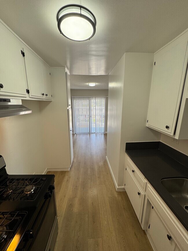 Foto del edificio - 5068 Franklin Ave