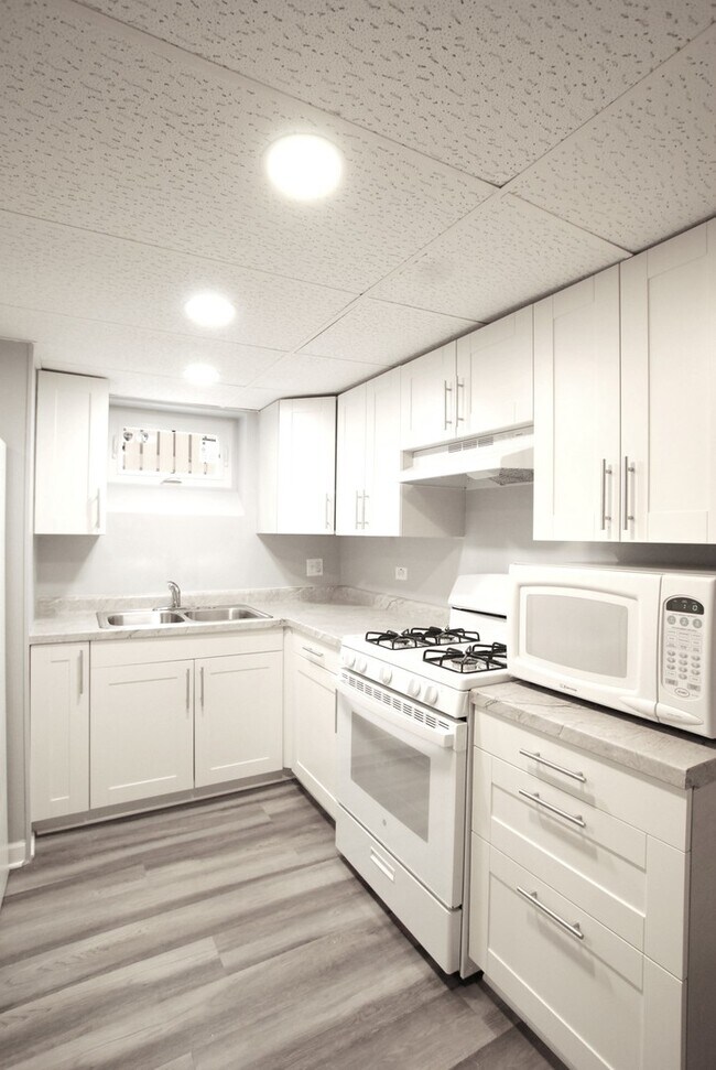 Foto del edificio - 7805 Cronin Ave