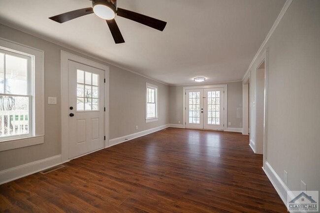 Building Photo - 346 Barnett Rd