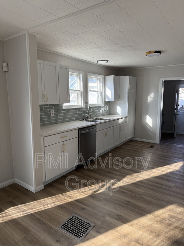 Building Photo - 1275 SW Mulvane St