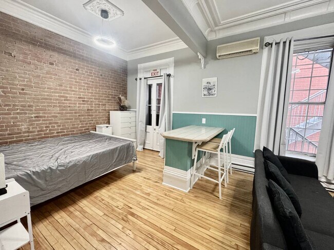 Building Photo - 621 Prince-Arthur West - Studio